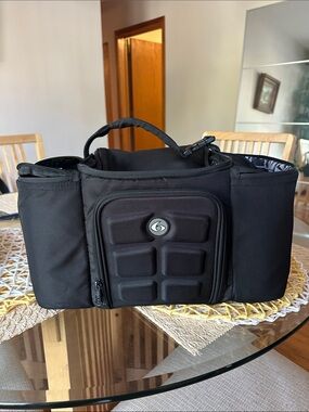 Six Pack Fitness Large Lunchbox